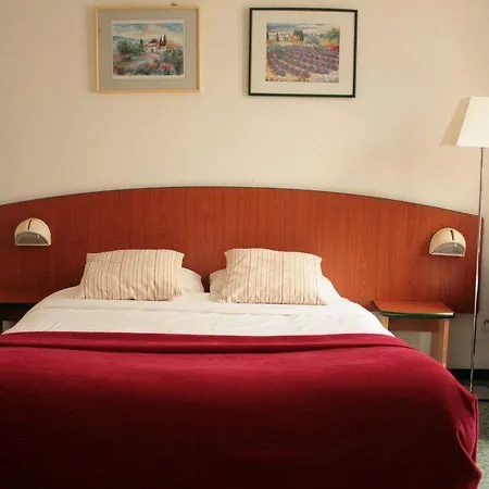 Victoria Garden 3*