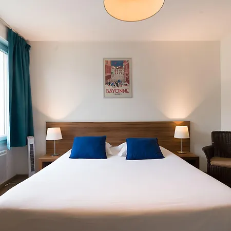 Victoria Garden Aparthotel Pau