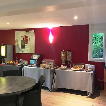 Victoria Garden Aparthotel Pau