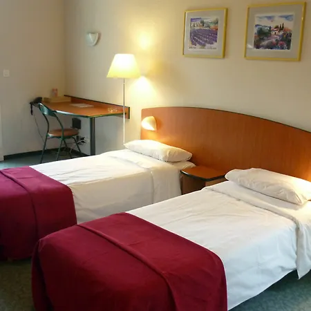 Victoria Garden 3*