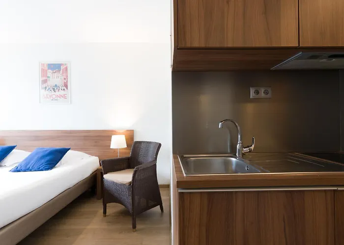 Aparthotel Victoria Garden 3*