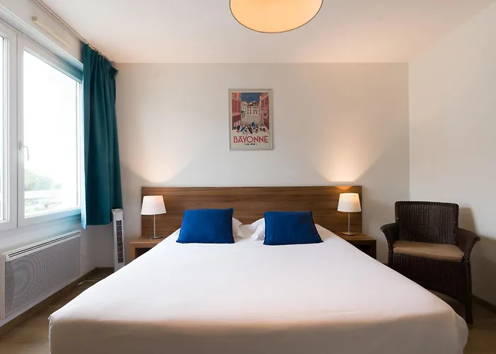 Victoria Garden Aparthotel Pau